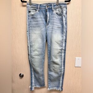 Kancan light wash straight leg jean.